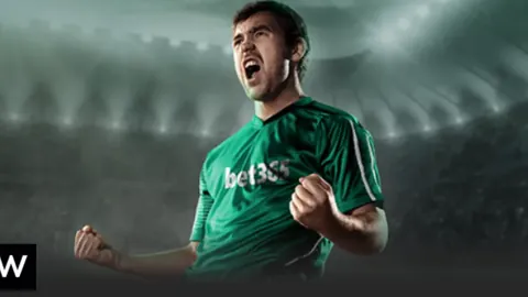 活塞力克步行者，连战连捷迈向14冠！坎宁安三双闪耀，西亚卡姆独揽24分制胜锋芒！