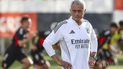 《黄博文集结U22国脚豪华阵容，独家曝光“足球王子”与新一代天才合影》